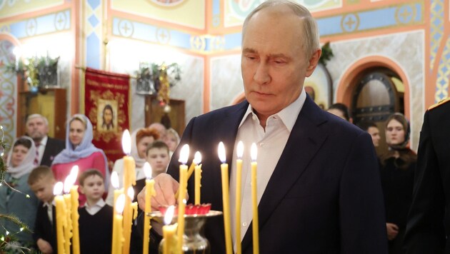 Kremlin leader Vladimir Putin celebrated Orthodox Christmas together with members of the army.