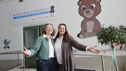 Oberärztin Mirjam Scheithauer (li.) und Ordinationsassistentin Karin Wutte sind ab Donnerstag in ...