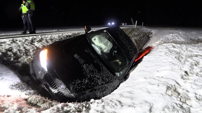 Der BMW wurde erheblich beschädigt.