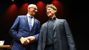 Tirols Landeshauptmann Anton Mattle mit Schauspieler Tobias Moretti