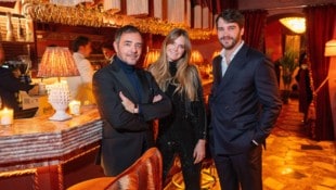 Alexander Schrack (re.) eröffnete seine Le Fou Bar. Das Innendesign übernahmen Alexander Kellas ...