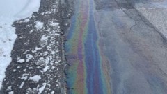 Nicht zu übersehen: Diese Ölspur sorgte für Aufregung.