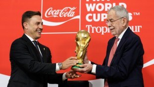 Fabio Cannavaro, der 2006 Italien zum WM-Titel führte, und Bundespräsident Alexander van der ...