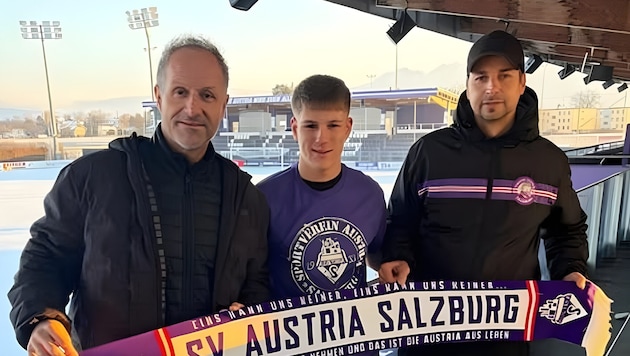 Rohrmoser flankiert von Sportchef Kirchler (li.) und Obmann Rettenbacher