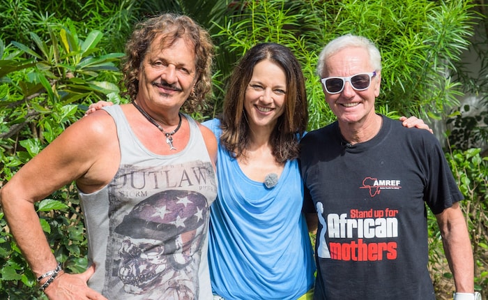2015 besuchte Vera Russwurm die beiden EAV-Musiker Spitzer und Eberhartinger in Kenia.