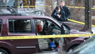 Ein Beamter der US-Einwanderungsbehörde hat nach offiziellen Angaben am ⁠Mittwoch in Minnesota ...