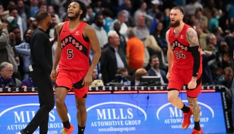Immanuel Quickley (li.) ließ die Raptors jubeln.