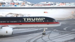 Die „Trump Force One“ vor einem Jahr auf Grönland, als Donald Trump Jr. dorthin reiste.