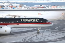 Die „Trump Force One“ vor einem Jahr auf Grönland, als Donald Trump Jr. dorthin reiste.