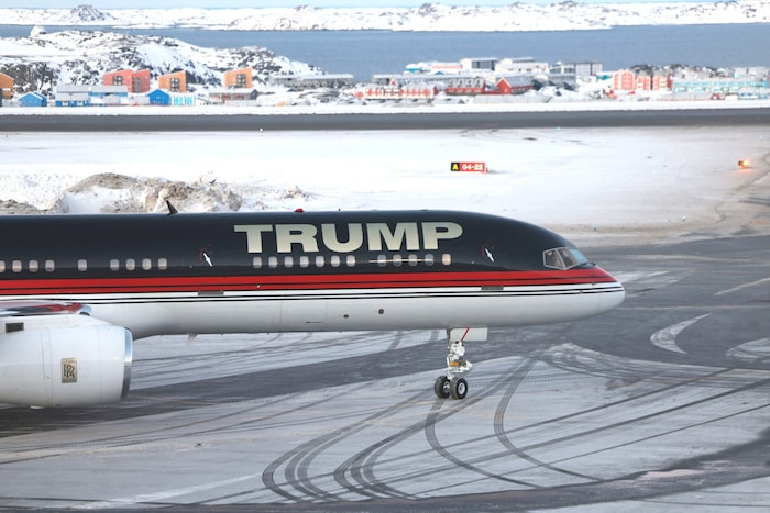 Die „Trump Force One“ vor einem Jahr auf Grönland, als Donald Trump Jr. dorthin reiste.