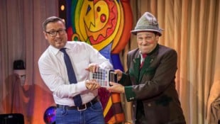 „Fockenbauer“ Gunner Zechner (re.) begeistert mit Bühnenpartner und Präsident des FFK Peter ...