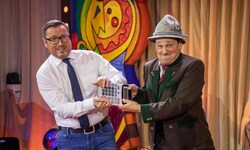 „Fockenbauer“ Gunner Zechner (re.) begeistert mit Bühnenpartner und Präsident des FFK Peter ...