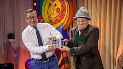 „Fockenbauer“ Gunner Zechner (re.) begeistert mit Bühnenpartner und Präsident des FFK Peter ...