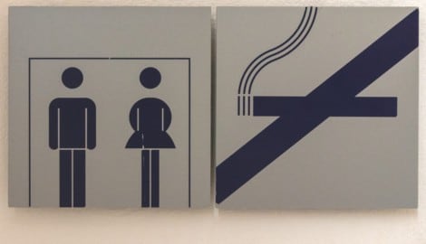 Das WC gilt für viele Raucher als letzter Rückzugsort. Damit könnte allerdings künftig Schluss ...