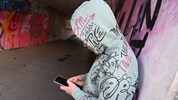 Der 14-Jährige sollte die Taten mit dem Handy mitfilmen.