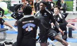 Tochi Chukwuani (Mitte) ist bei den Glasgow Rangers ein heißes Thema.