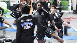 Tochi Chukwuani (Mitte) ist bei den Glasgow Rangers ein heißes Thema.