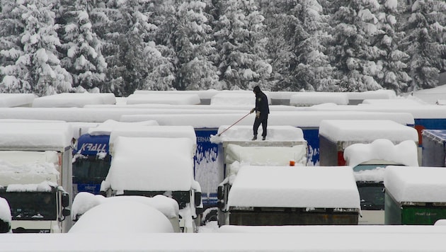 Auch Lkw-Fahrer leiden unter der winterlichen Kälte, ihre Kabinen müssen beheizbar sein.