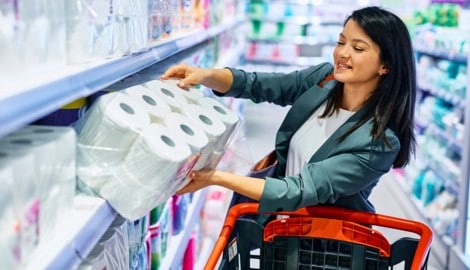 Für den Jahresbedarf an Klopapier muss der Österreicher durchschnittlich 107 Minuten lang ...
