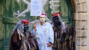 Protest gegen Rassismus und Sexismus: Omas gegen Rechts