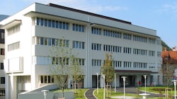 Der 85-Jährige wird jetzt im Klinikum Bad Ischl betreut.