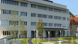 Der 85-Jährige wird jetzt im Klinikum Bad Ischl betreut.