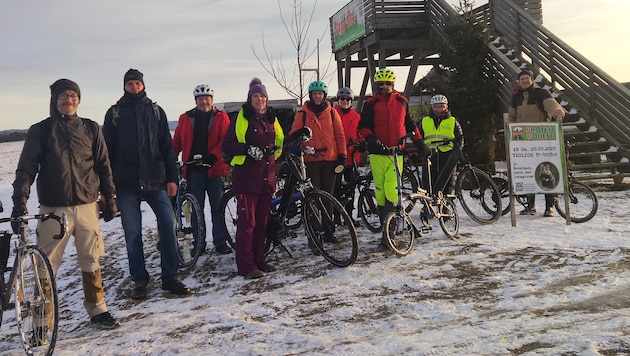 Zunächst ging es mit dem Rad auf das Protest-Podest gegen die S 34 in Nadelbach, dann wurden die ...