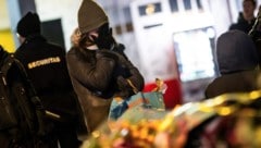 Die Bar „Le Constellation“, in der das Feuer ausbrach, war laut Bürgermeister Nicolas Féraud ...