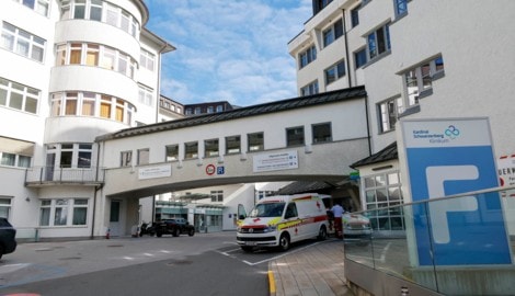 Das Kardinal-Schwarzenberg-Klinikum in Schwarzach sperrt ab 30.Jänner am Wochenende die ...