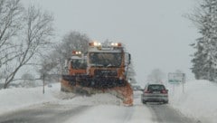 Der Straßenerhaltungsdienst ist für die heiklen Tage gewappnet (Archivbild).