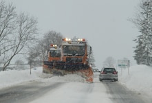 Der Straßenerhaltungsdienst ist für die heiklen Tage gewappnet (Archivbild).