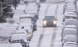 Tief „Elli“ überzieht Deutschland mit einem Mix aus Schneemassen, Eisregen und Sturmböen.