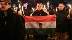 Oppositionsführer Péter Magyar nahm an einer Kundgebung gegen das neue Gesetz teil.