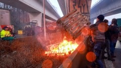 EU-Bauern protestierten an der Grenze zwischen Frankreich und Belgien.