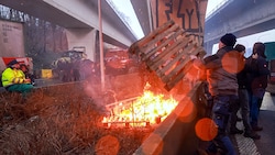 EU-Bauern protestierten an der Grenze zwischen Frankreich und Belgien.