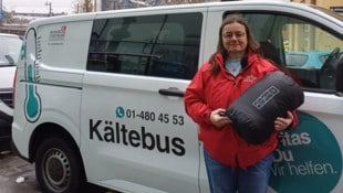 Susanne Peter, Verantwortliche des Caritas-Kältetelefons und selbst Streetworkerin, ist mit ...