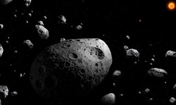 Diese künstlerische Darstellung zeigt den Asteroiden 2025 MN45 (Bildmitte), umgeben von vielen ...