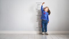 Endlich so groß wie Mama oder Papa sein – das wünschen sich viele Kinder.