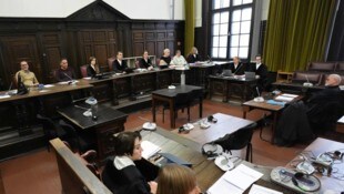 Für die Verhandlung sind bis Dezember 82 Verhandlungstermine anberaumt.