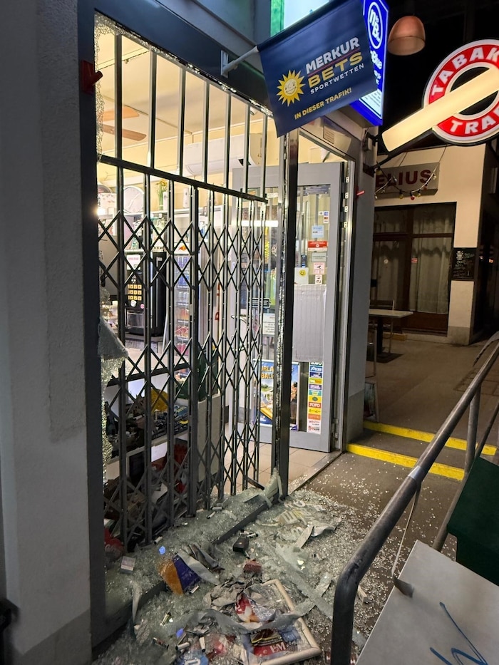 Nicht so nach dem zweiten Coup. Der Sachschaden ist enorm.