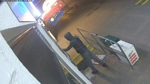 In der Nacht auf den 7. Januar scheiterte die Bande mit einem Hammer-Angriff.