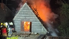 Als die Stadtfeuerwehr Eisenstadt eintraf, brannte der Dachstuhl lichterloh.