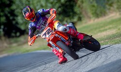 Lukas Höllbacher auf seiner KTM.