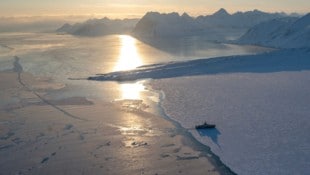 Das norwegische Expeditionsschiff „Kronprins Haakon“ war zwei Monate in der westlichen ...