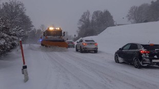 Räumungsgeräte stehen derzeit im Dauereinsatz. 