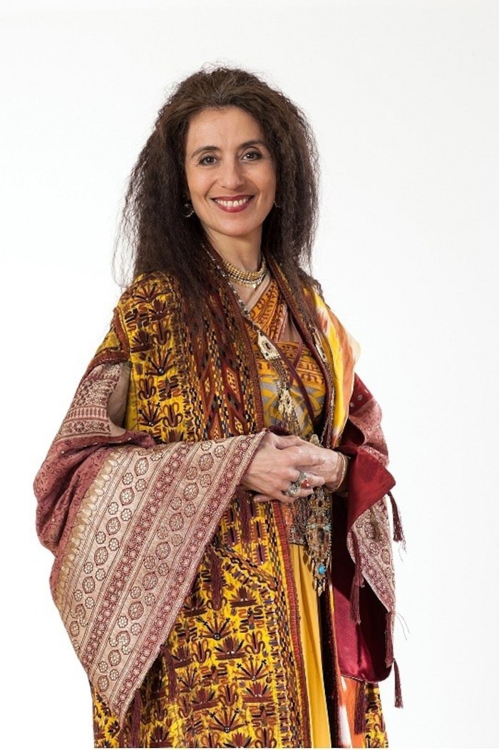 Timna Brauer feiert mit ihrer Tochter Jasmin Meiri-Brauer und Jannis Raptis am 31. März „Das ...