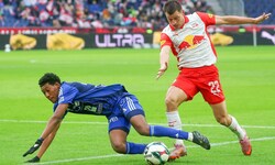 Stefan Lainer (re.) ist nach Belek nachgereist.