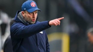 Trainer Ferdl Feldhofer verliert einen seiner Spieler. 