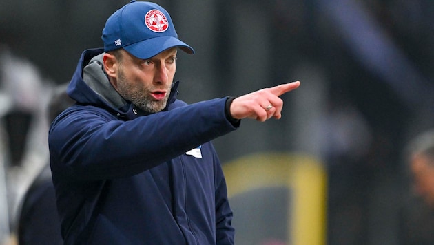 Trainer Ferdl Feldhofer verliert einen seiner Spieler.