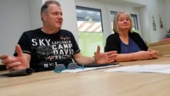 Herbert und Barbara Fischnaller sind entsetzt, dass die Mutter mit einem Schambein- und einem ...